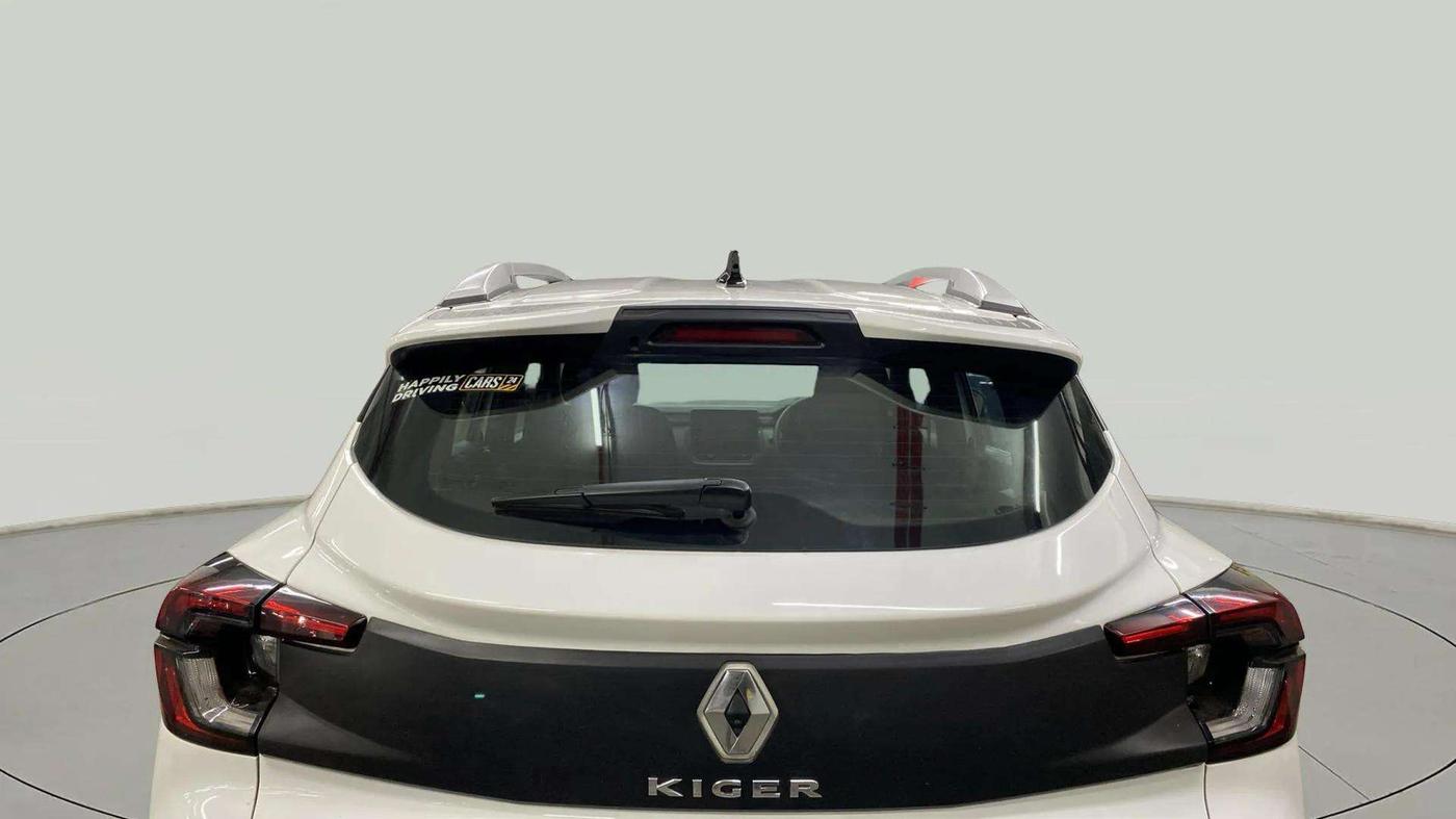 2023 Renault Kiger RXZ AMT, Petrol, Automatic, 5,431 km, Rear Windshield