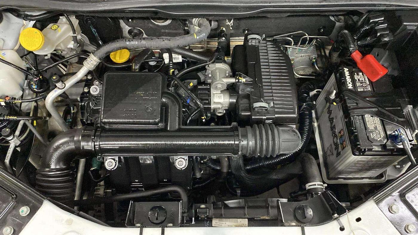 2023 Renault Kiger RXZ AMT, Petrol, Automatic, 5,431 km, Engine View
