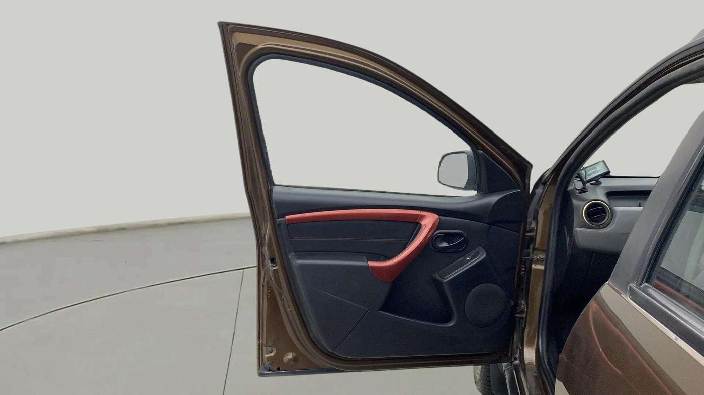 2017 Renault Duster RXS CVT, Petrol, Automatic, 24,821 km, LHS Front Door