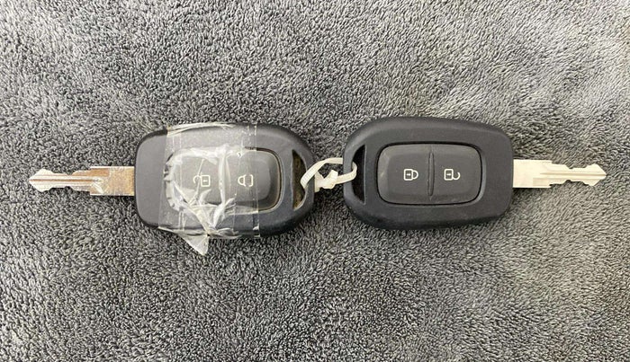 2017 Renault Duster RXS CVT, Petrol, Automatic, 24,821 km, Key Close Up