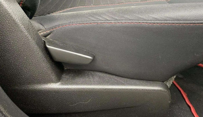 2017 Renault Duster RXS CVT, Petrol, Automatic, 24,821 km, Driver Side Adjustment Panel