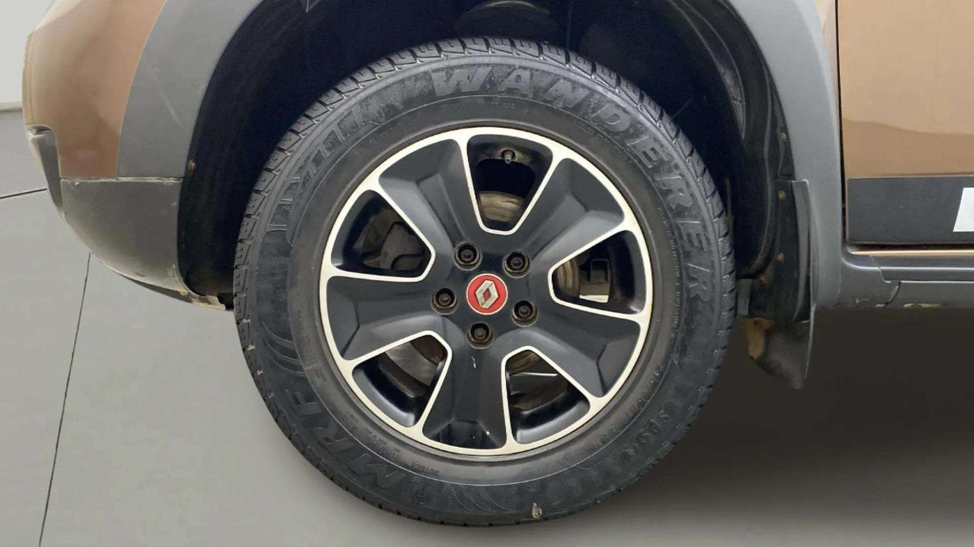 2017 Renault Duster RXS CVT, Petrol, Automatic, 24,821 km, Left Front Wheel