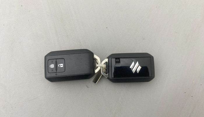 2022 Maruti Baleno ZETA PETROL 1.2, Petrol, Manual, 27,999 km, Key Close Up