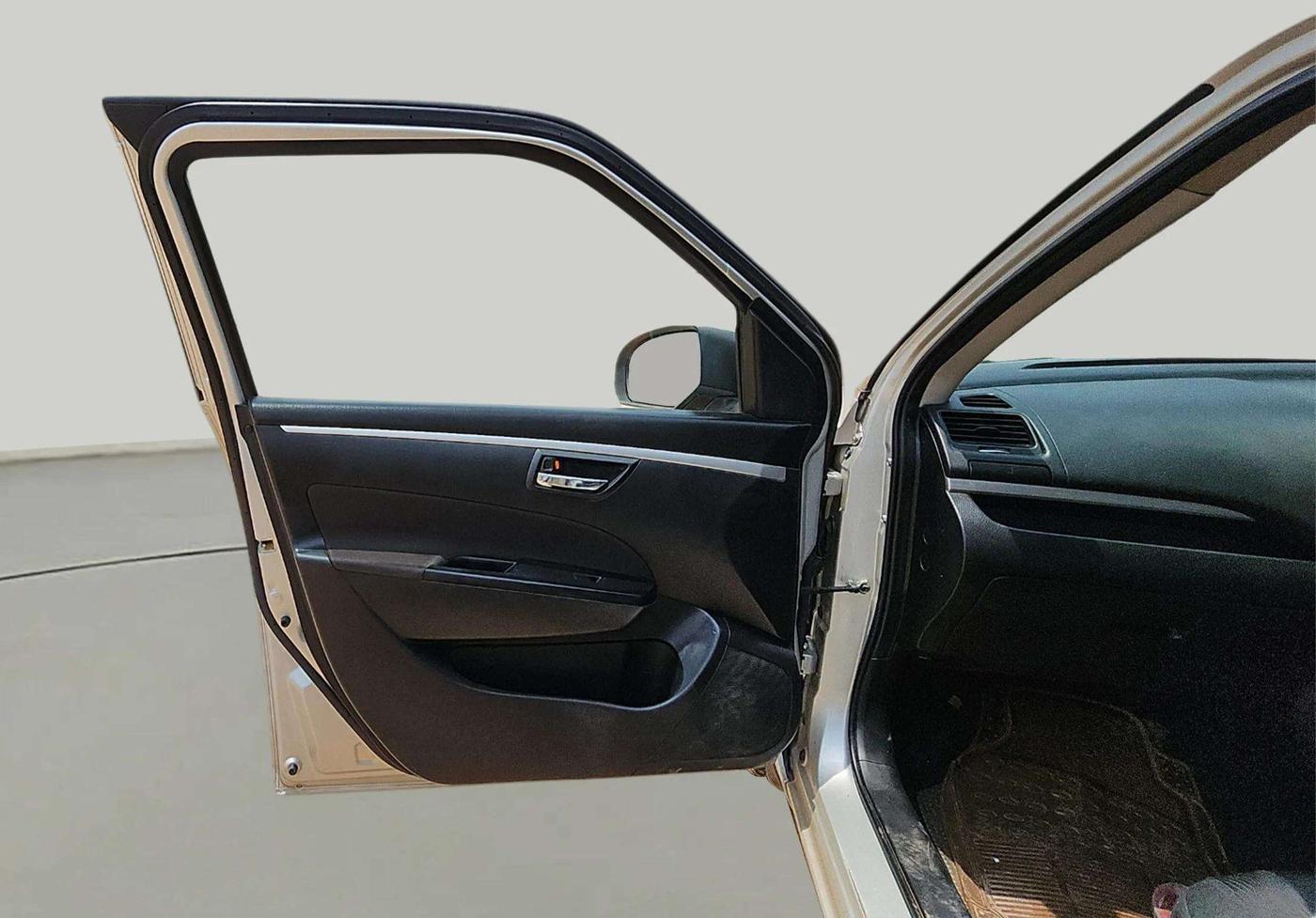 2012 Maruti Swift VXI, Petrol, Manual, 95,786 km, LHS Front Door