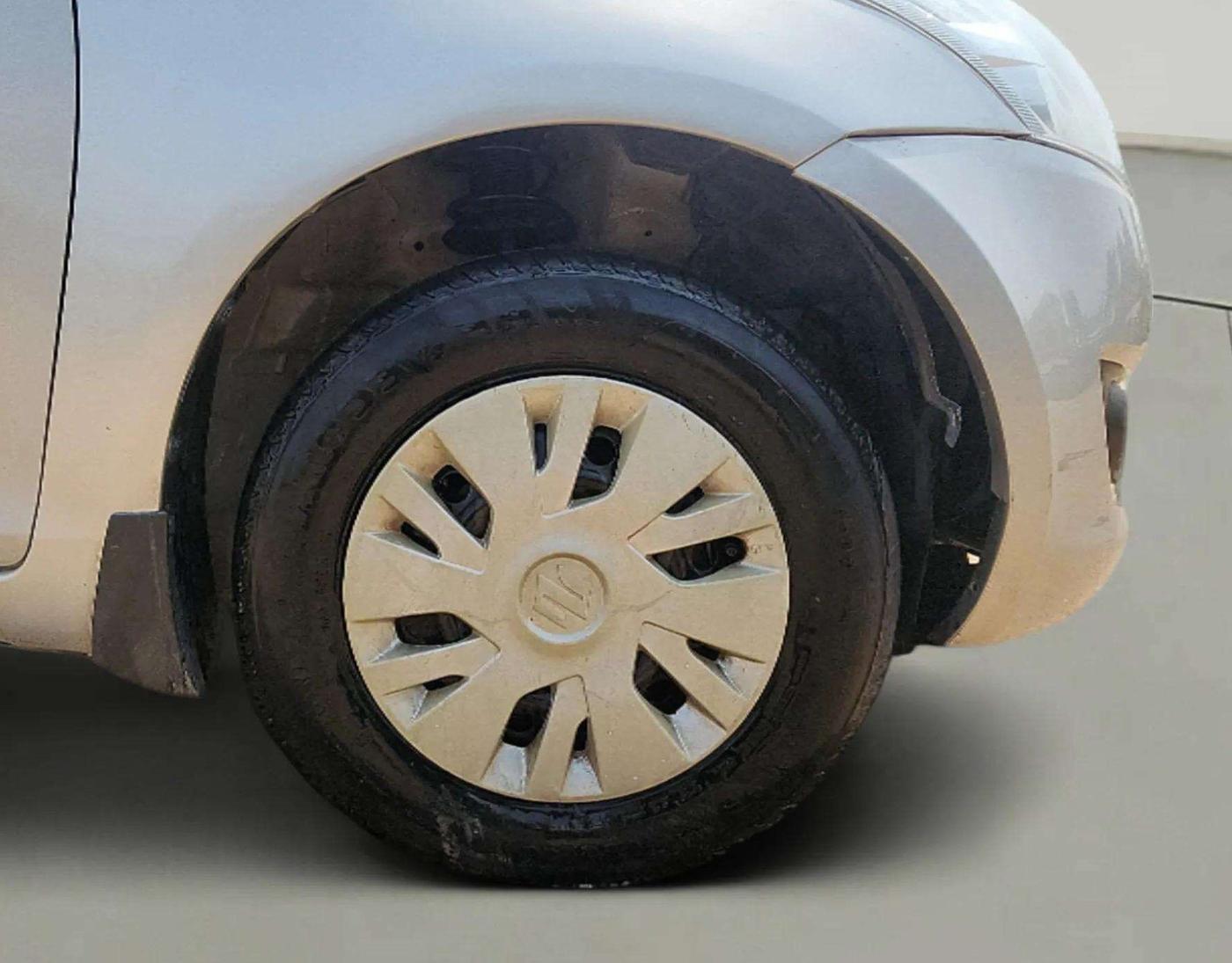 2012 Maruti Swift VXI, Petrol, Manual, 95,786 km, Right Front Wheel