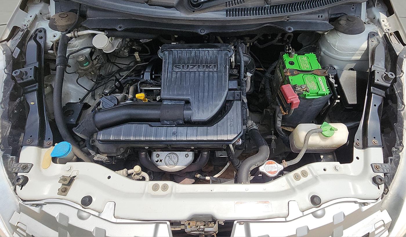2012 Maruti Swift VXI, Petrol, Manual, 95,786 km, Engine View