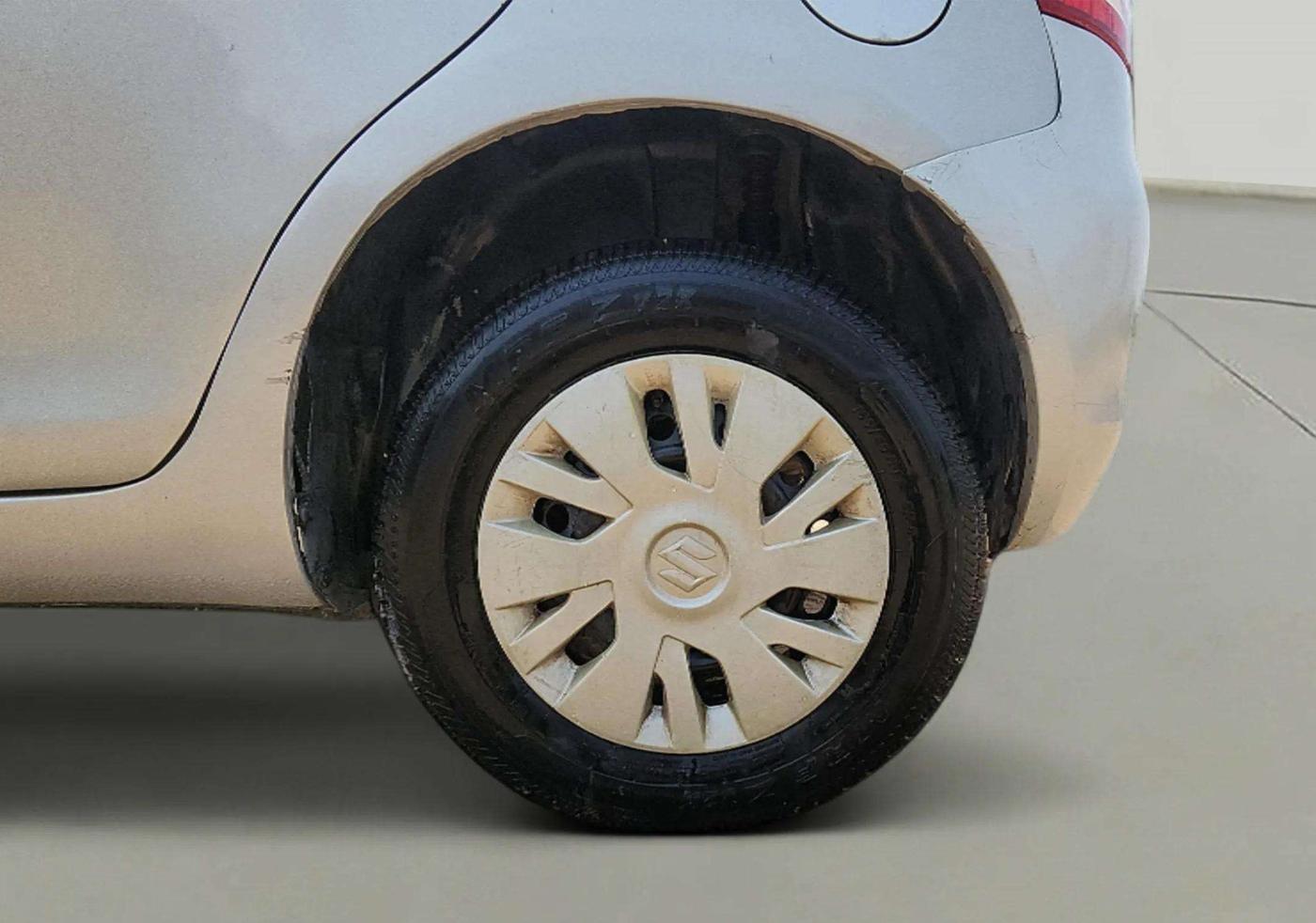 2012 Maruti Swift VXI, Petrol, Manual, 95,786 km, Left Rear Wheel
