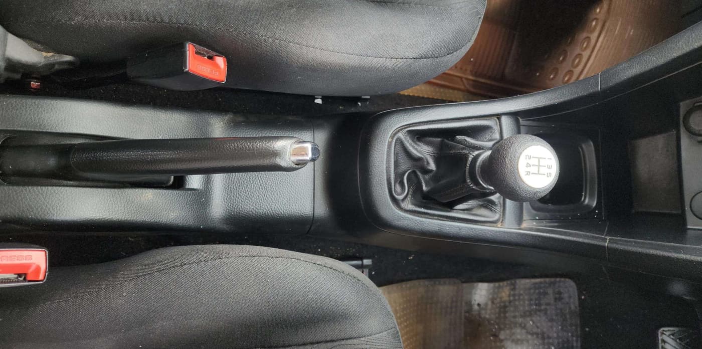 2012 Maruti Swift VXI, Petrol, Manual, 95,786 km, Gear Lever