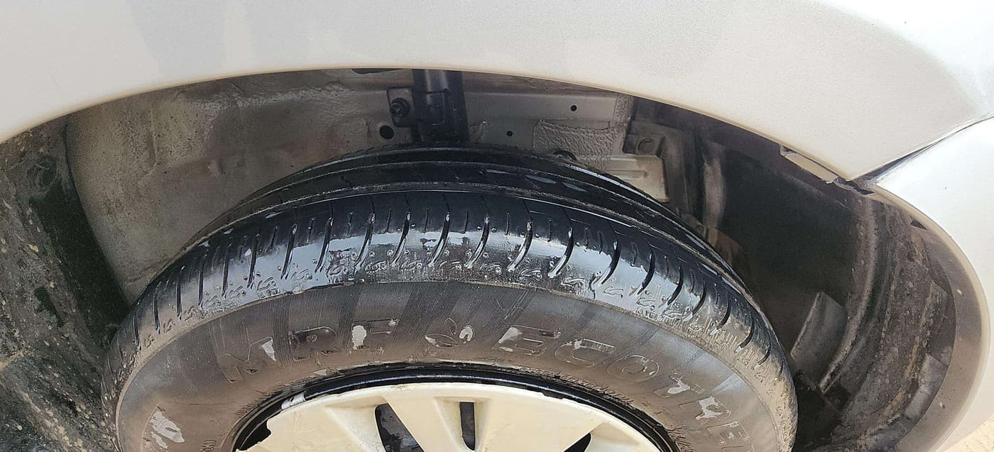 2012 Maruti Swift VXI, Petrol, Manual, 95,786 km, Right Front Tyre Tread