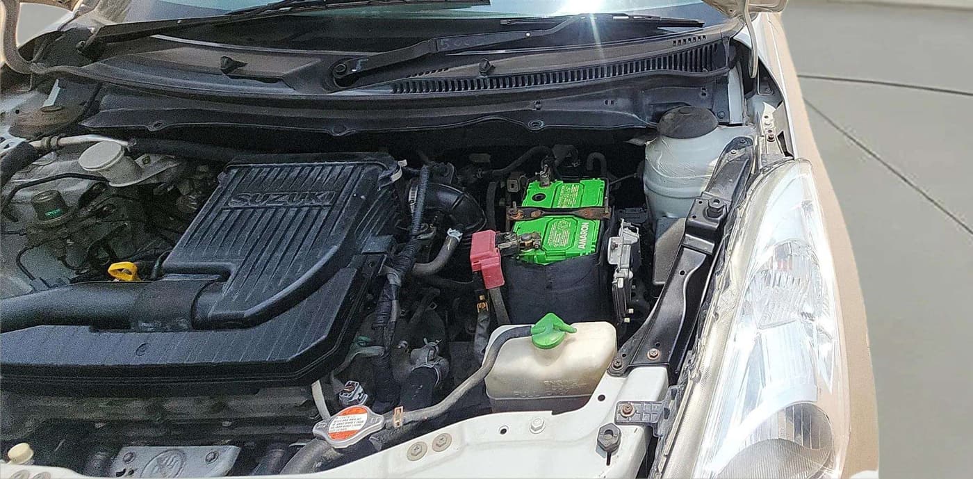 2012 Maruti Swift VXI, Petrol, Manual, 95,786 km, Engine View - Left