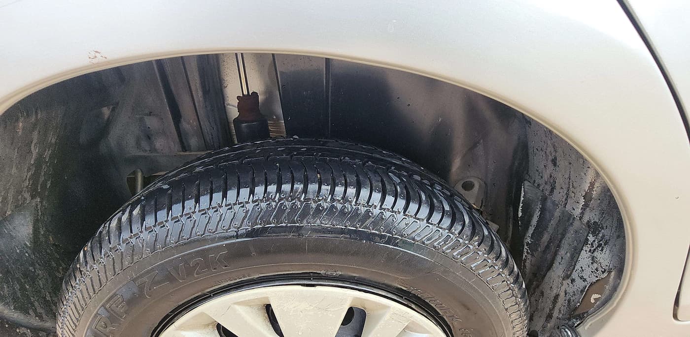 2012 Maruti Swift VXI, Petrol, Manual, 95,786 km, Right Rear Tyre Tread