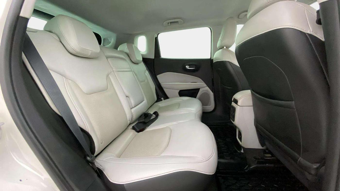 2017 Jeep Compass LIMITED 2.0 DIESEL, Diesel, Manual, 77,055 km, Right Side Rear Door Cabin