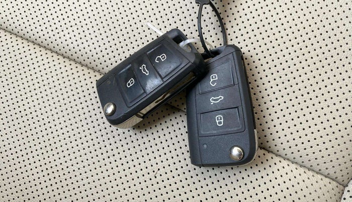 2022 Skoda SLAVIA STYLE 1.0L TSI AT, Petrol, Automatic, 13,547 km, Key Close Up