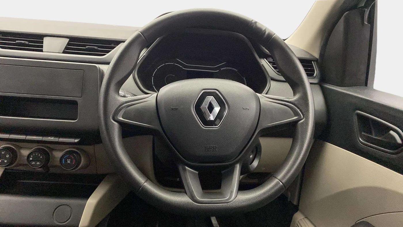 2022 Renault TRIBER RXE MT, Petrol, Manual, 18,850 km, Steering Wheel Close Up