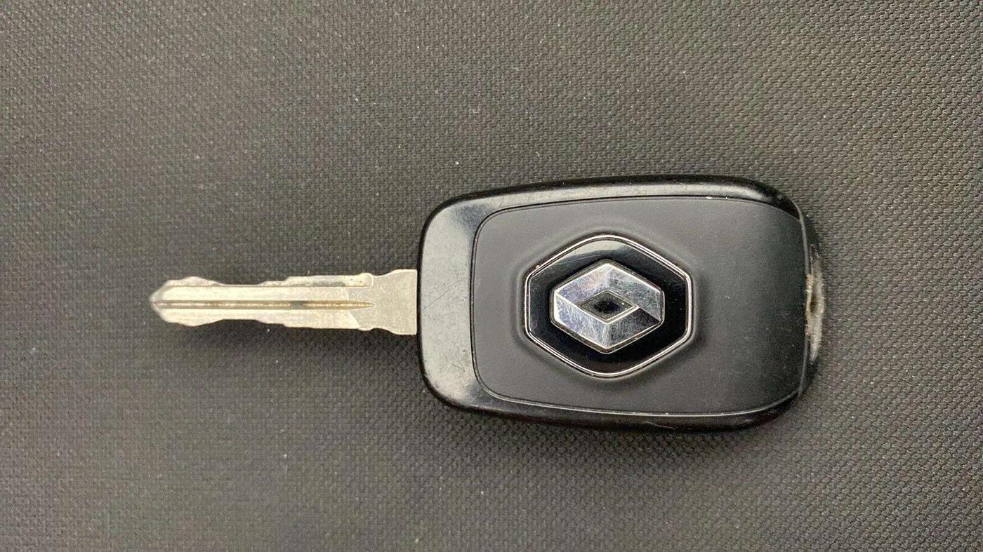 2022 Renault TRIBER RXE MT, Petrol, Manual, 18,850 km, Key Close Up