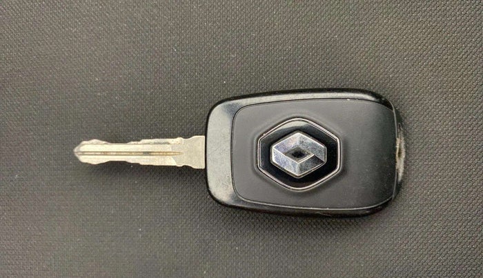2022 Renault TRIBER RXE MT, Petrol, Manual, 18,812 km, Key Close Up
