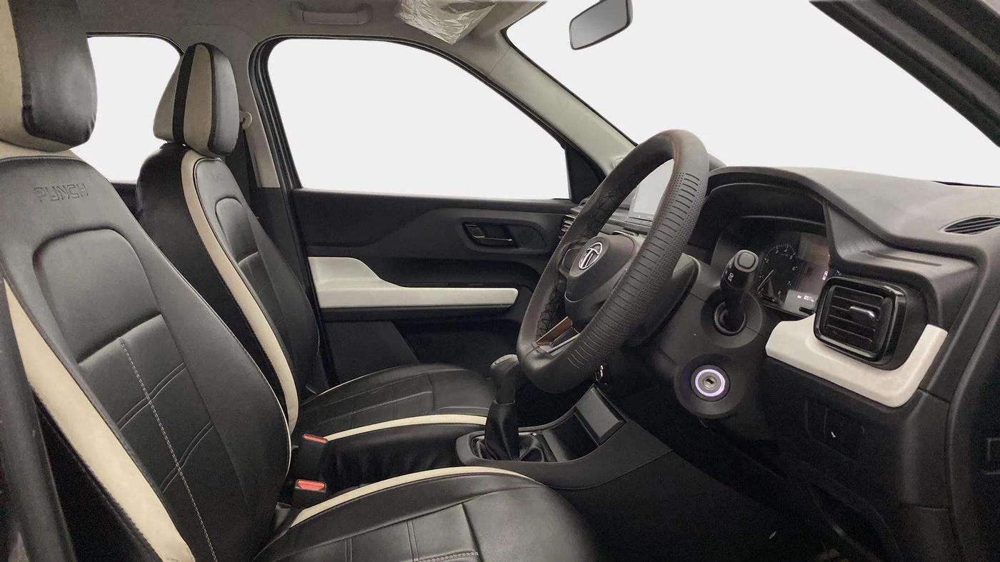 2022 Tata PUNCH PURE MT, Petrol, Manual, 80,561 km, Right Side Front Door Cabin