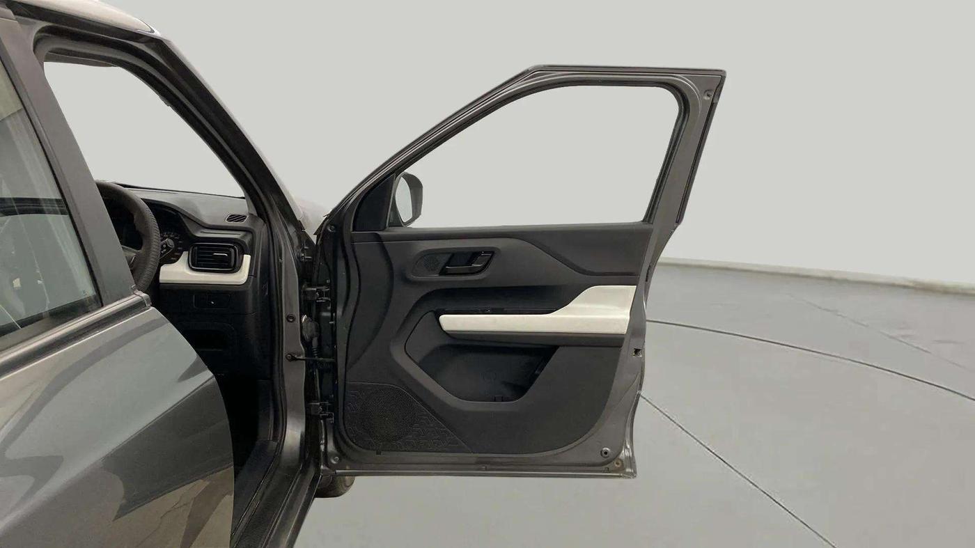 2022 Tata PUNCH PURE MT, Petrol, Manual, 80,561 km, RHS Front Door