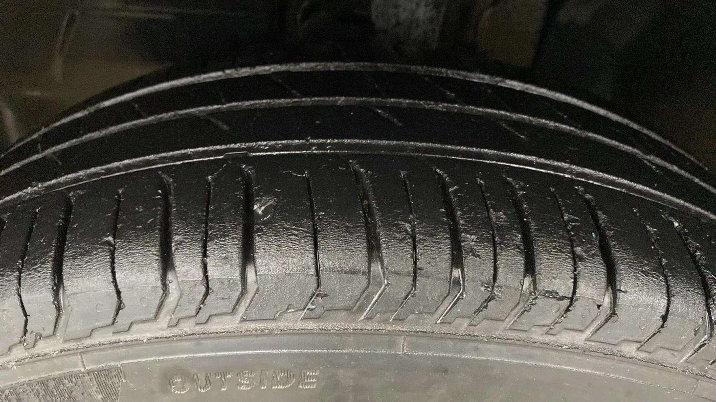 2022 Tata PUNCH PURE MT, Petrol, Manual, 80,561 km, Left Front Tyre Tread
