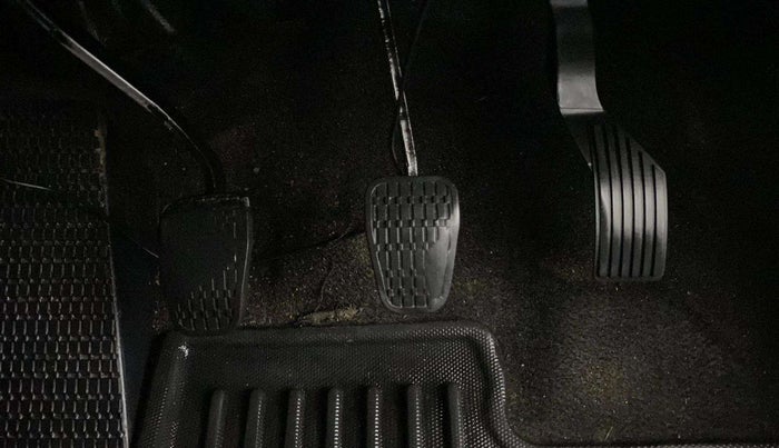 2022 Tata PUNCH PURE MT, Petrol, Manual, 80,561 km, Pedals
