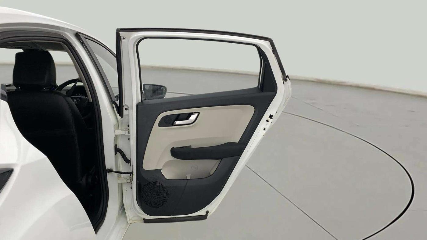2023 Tata ALTROZ XZ DIESEL, Diesel, Manual, 55,294 km, RHS Rear Door