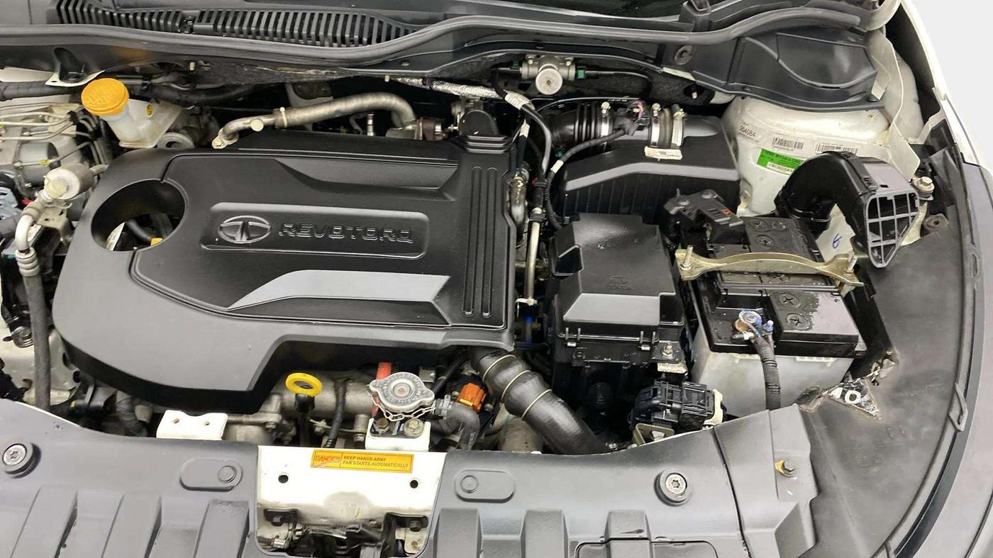 2023 Tata ALTROZ XZ DIESEL, Diesel, Manual, 55,294 km, Engine View - Left