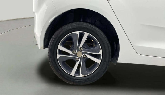 2023 Tata ALTROZ XZ DIESEL, Diesel, Manual, 55,101 km, Right Rear Wheel