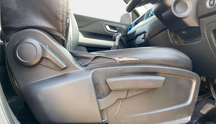2022 Tata PUNCH CREATIVE  MT, Petrol, Manual, 29,332 km, Driver Side Adjustment Panel