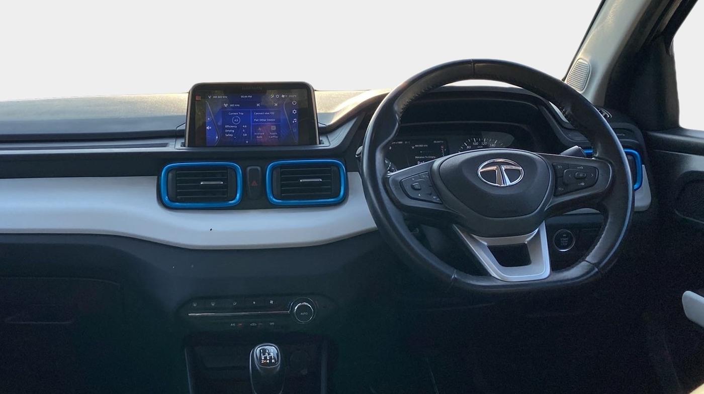2022 Tata PUNCH CREATIVE  MT, Petrol, Manual, 29,332 km, Steering Wheel Close Up
