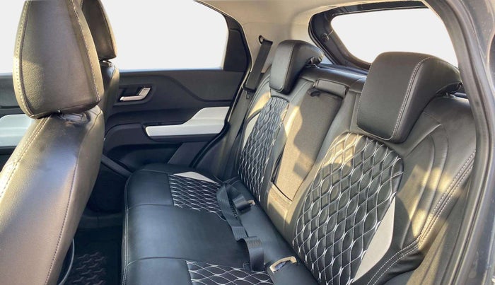 2022 Tata PUNCH CREATIVE  MT, Petrol, Manual, 29,332 km, Right Side Rear Door Cabin