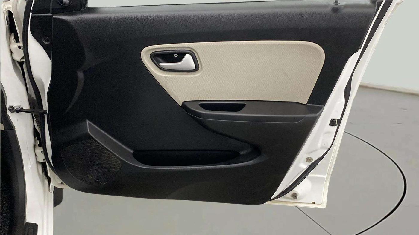 2022 Maruti Alto VXI, Petrol, Manual, 21,437 km, Driver Side Door Panels Control