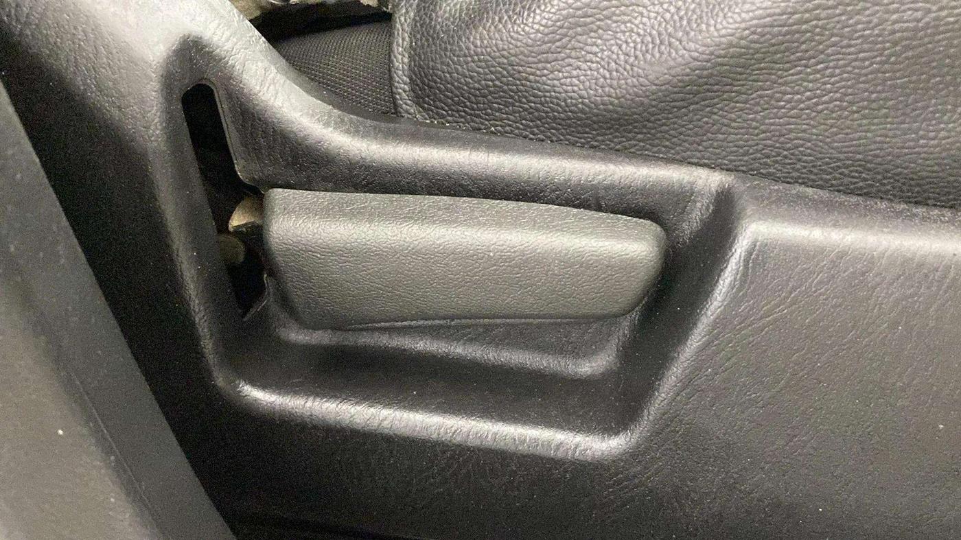 2022 Maruti Alto VXI, Petrol, Manual, 21,437 km, Driver Side Adjustment Panel