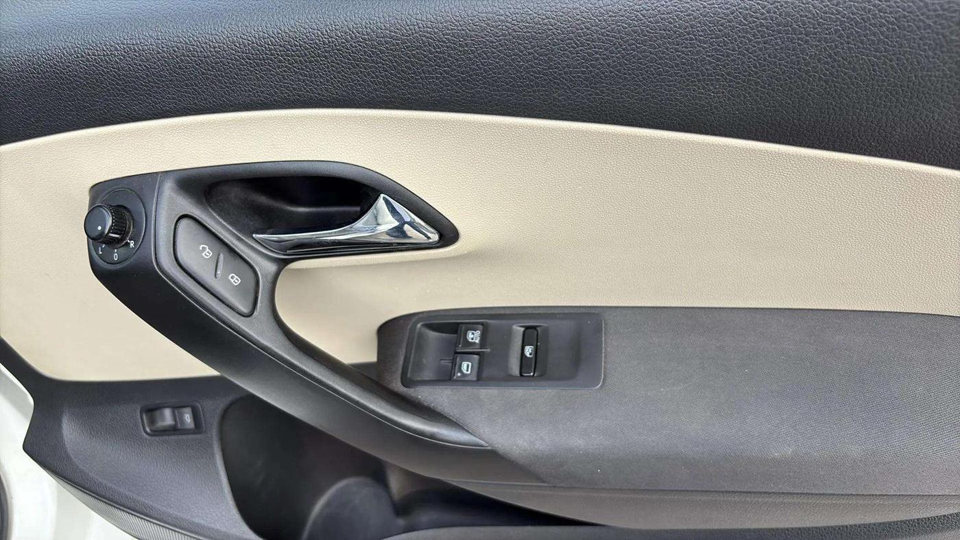 2020 Skoda Rapid 1.5 TDI CR ACTIVE, Diesel, Manual, 90,022 km, Driver Side Door Panels Control