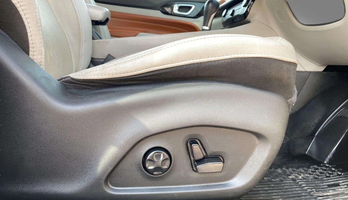 2022 Jeep Compass LIMITED (O) 1.4 PETROL DCT, Petrol, Automatic, 44,999 km, Driver Side Adjustment Panel