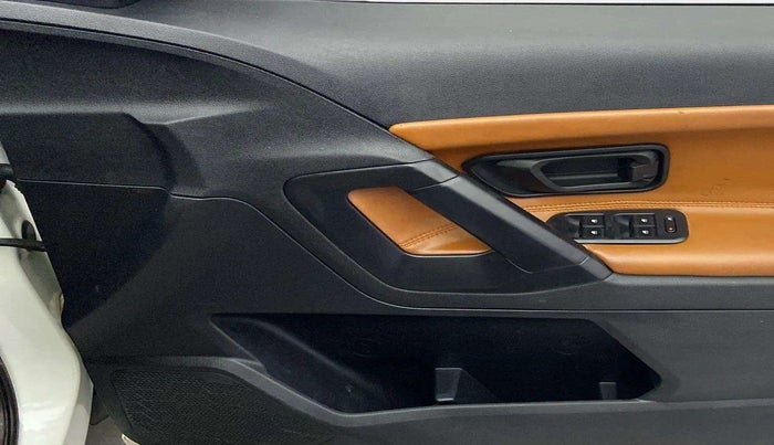 2021 Tata Harrier XE 2.0L KRYOTEC, Diesel, Manual, 28,306 km, Driver Side Door Panels Control