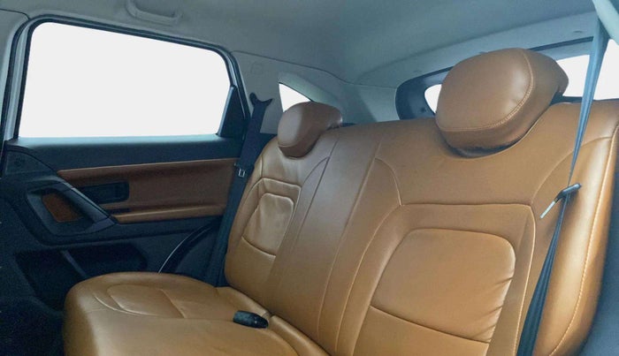 2021 Tata Harrier XE 2.0L KRYOTEC, Diesel, Manual, 28,306 km, Right Side Rear Door Cabin