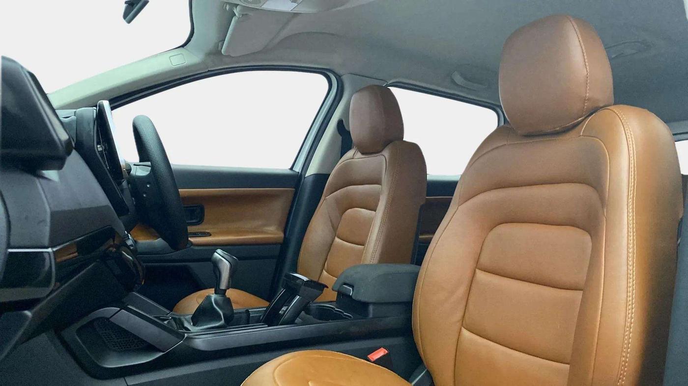 2021 Tata Harrier XE 2.0L KRYOTEC, Diesel, Manual, 28,306 km, Right Side Front Door Cabin