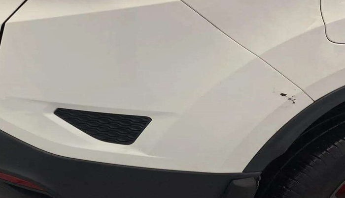 2021 Tata Harrier XE 2.0L KRYOTEC, Diesel, Manual, 28,306 km, Rear bumper - Minor scratches