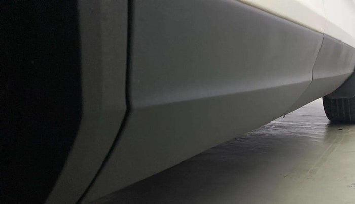 2021 Tata Harrier XE 2.0L KRYOTEC, Diesel, Manual, 28,306 km, Right running board - Minor scratches