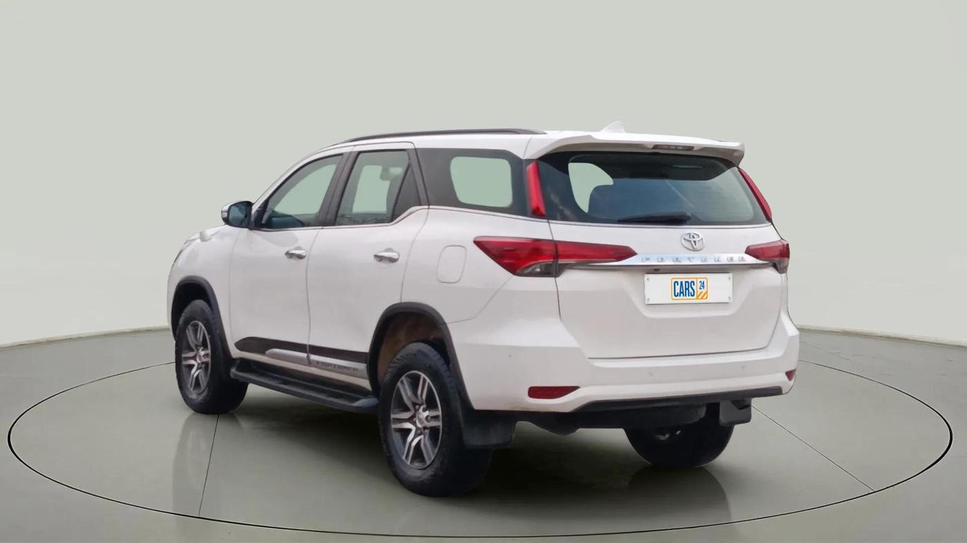 2017 Toyota Fortuner 2.8 4X2 AT, Diesel, Automatic, 91,162 km, Left Back Diagonal