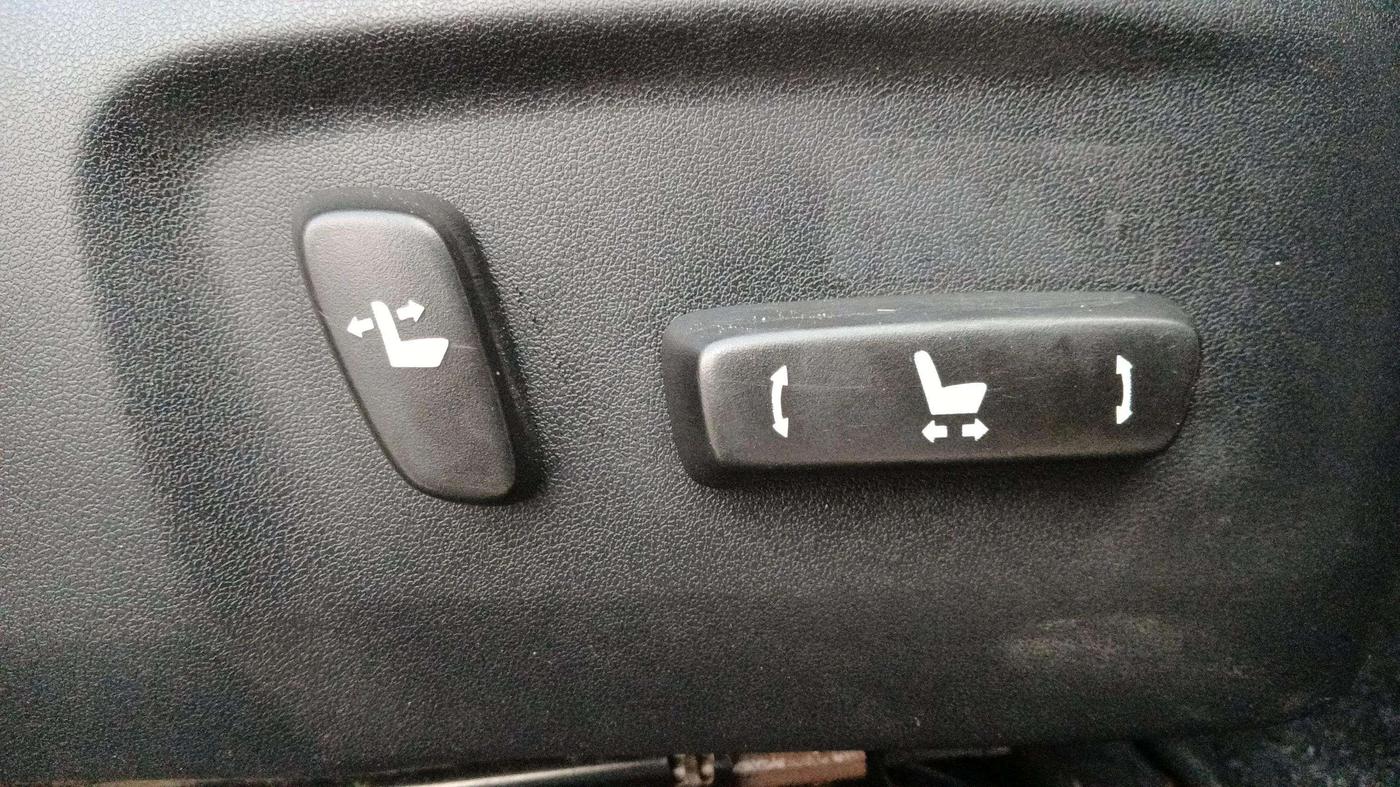 2017 Toyota Fortuner 2.8 4X2 AT, Diesel, Automatic, 91,162 km, Driver Side Adjustment Panel