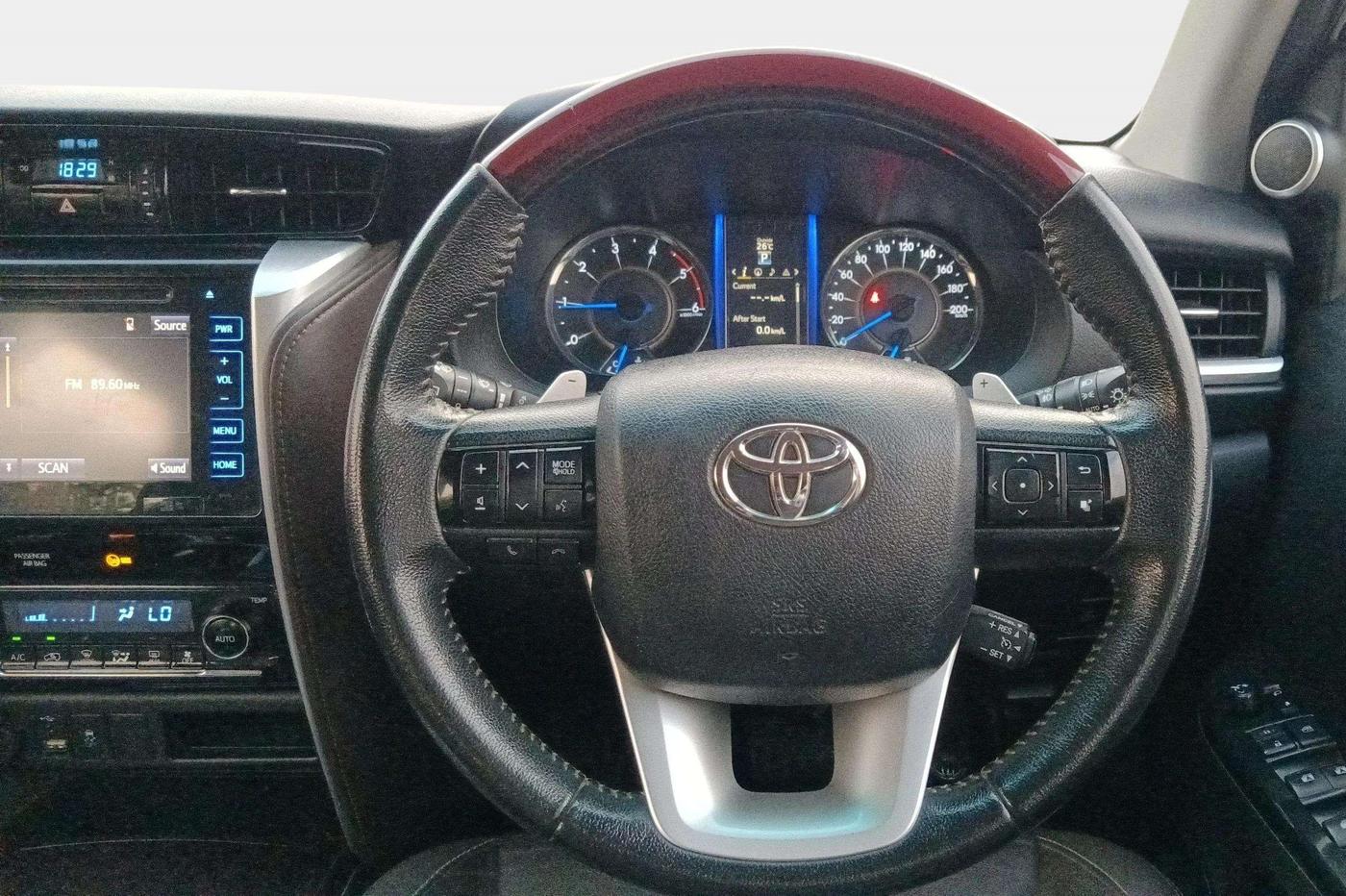 2017 Toyota Fortuner 2.8 4X2 AT, Diesel, Automatic, 91,162 km, Steering Wheel Close Up