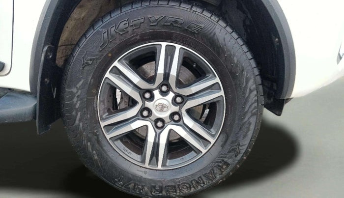 2017 Toyota Fortuner 2.8 4X2 AT, Diesel, Automatic, 90,909 km, Right Front Wheel