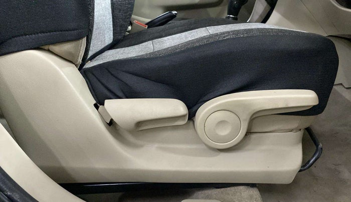 2018 Maruti Ciaz DELTA AT 1.5 SHVS PETROL, Petrol, Automatic, 76,907 km, Driver Side Adjustment Panel