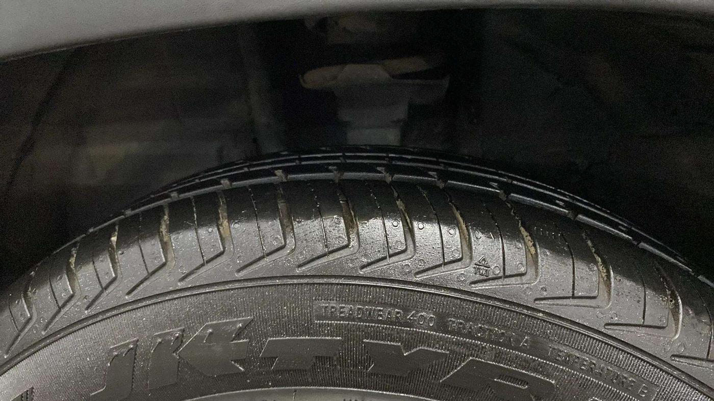 2016 Renault Kwid RXT 1.0, Petrol, Manual, 37,005 km, Left Front Tyre Tread