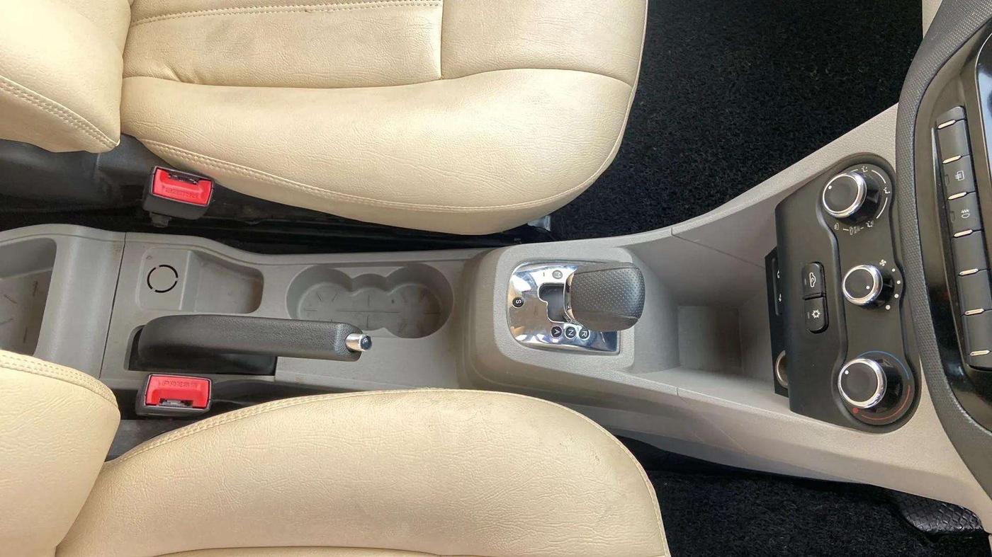 2018 Tata Tiago XZA PETROL, Petrol, Automatic, 99,984 km, Gear Lever