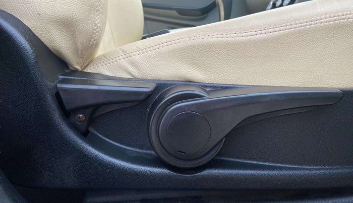 2018 Tata Tiago XZA PETROL, Petrol, Automatic, 99,341 km, Driver Side Adjustment Panel