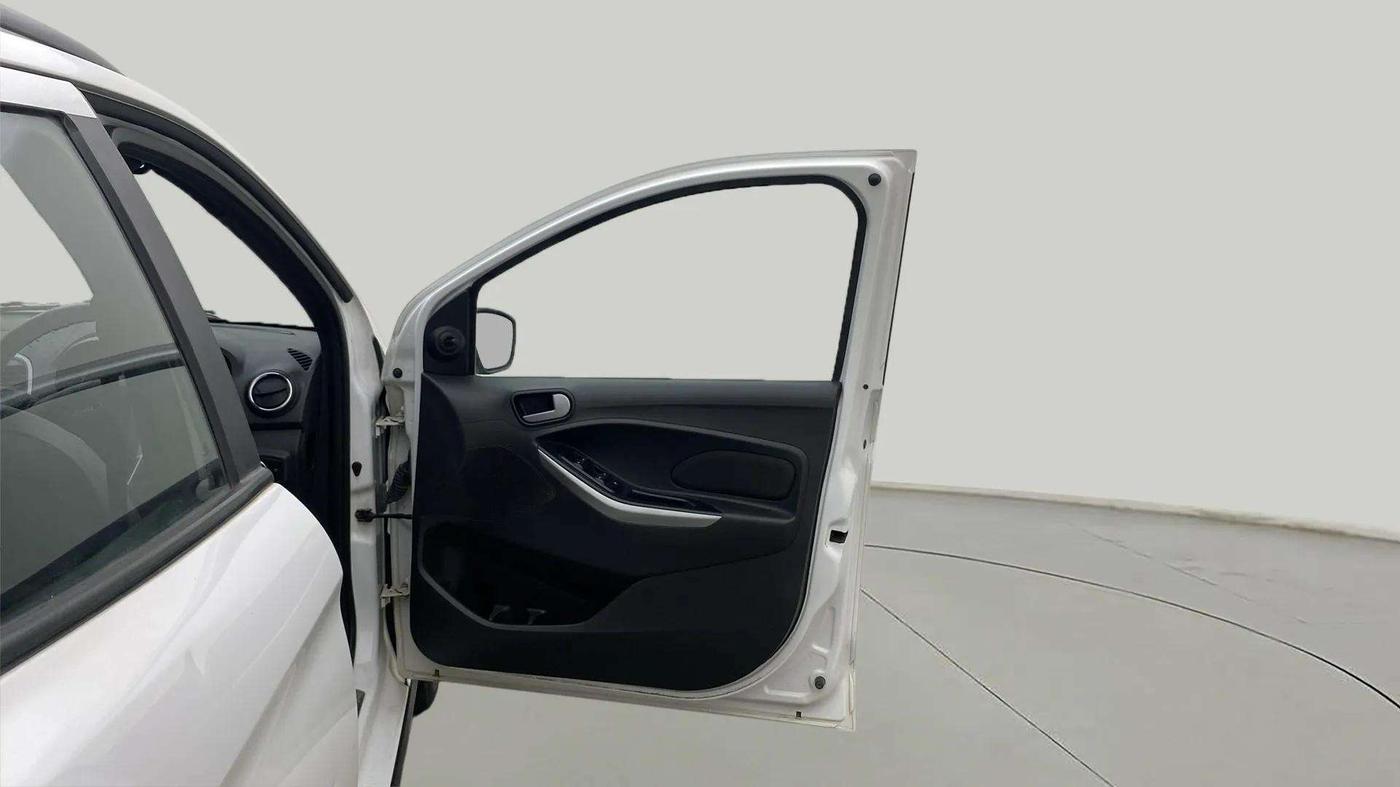 2018 Ford FREESTYLE TREND 1.2 PETROL, Petrol, Manual, 32,422 km, RHS Front Door