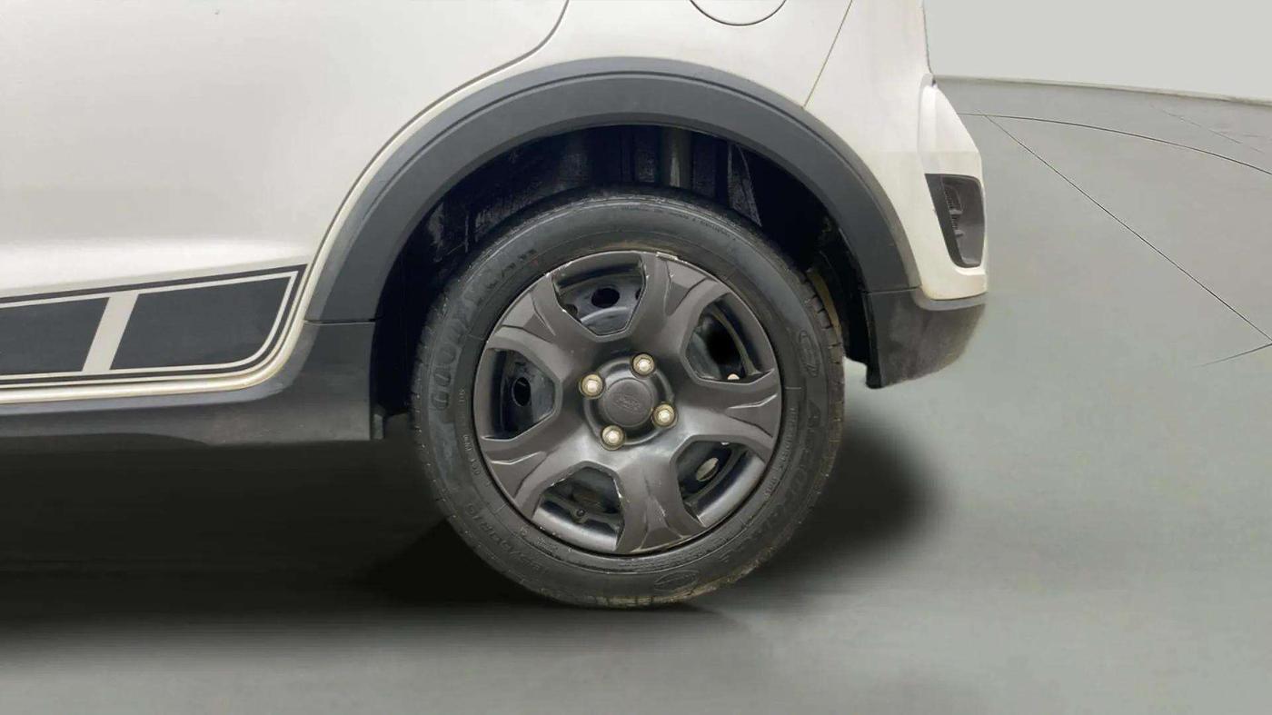 2018 Ford FREESTYLE TREND 1.2 PETROL, Petrol, Manual, 32,422 km, Left Rear Wheel