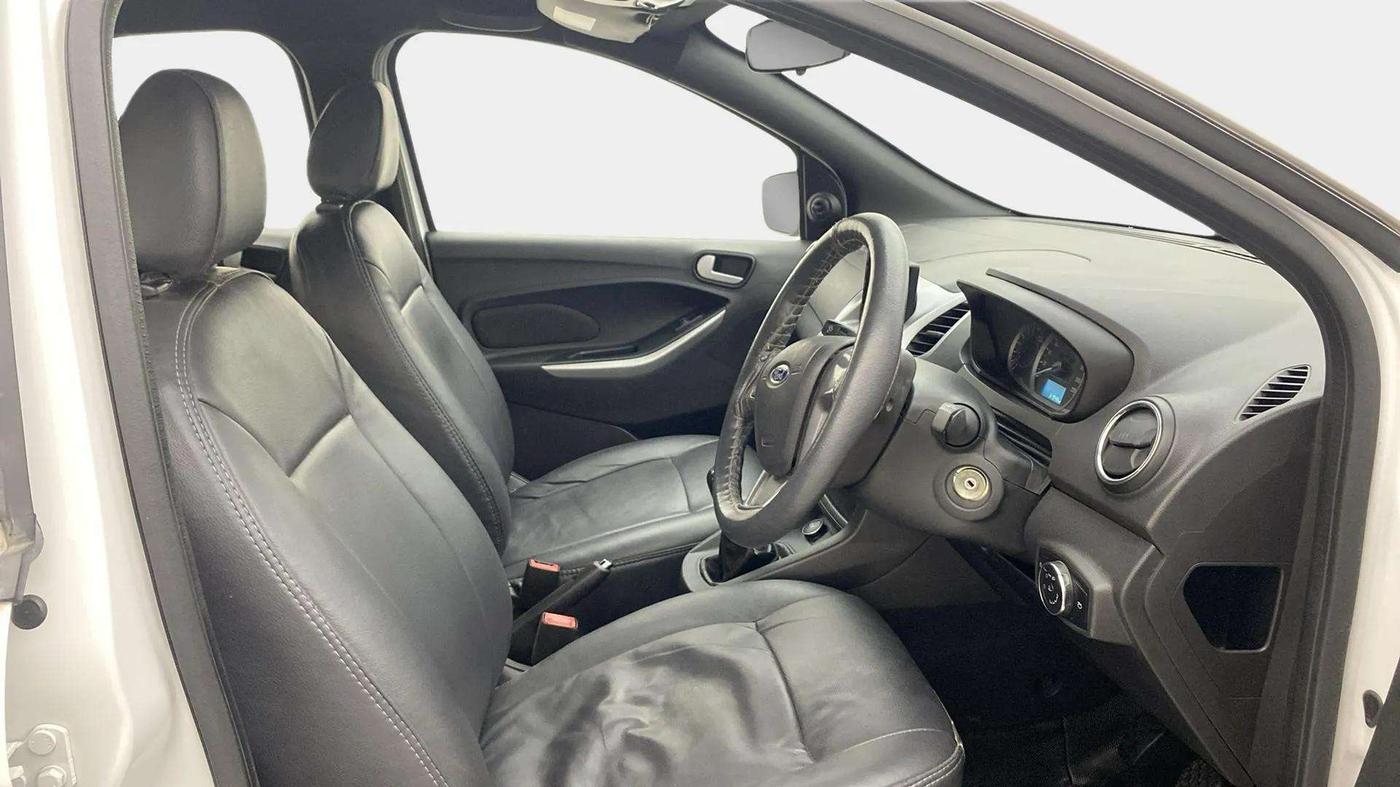 2018 Ford FREESTYLE TREND 1.2 PETROL, Petrol, Manual, 32,422 km, Right Side Front Door Cabin